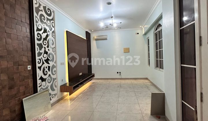 Greenlake City Cluster West Europe Lake House. 10 x 15 M2 Ready to Occupy 2