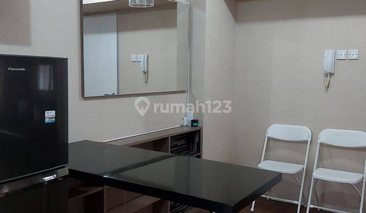 Sewa Apartemen Green Bay Pluit Tipe 2 BR Renov Jadi 1 BR Full Furnished View Kolam 2