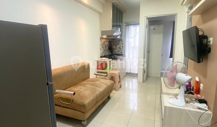 For Rent Apartemen Greenbay Pluit 2 BR Semi Furnished ada AC Uk. 37 M2 2