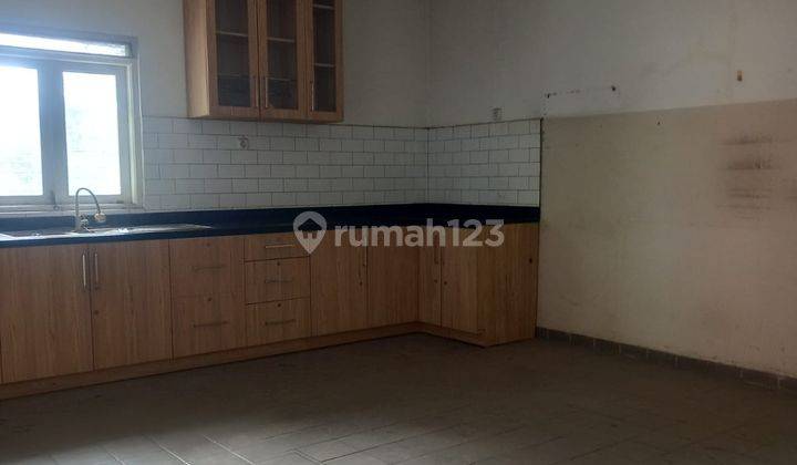 Disewakan Rumah Bagus Furnished SHM Sariwangi, Bandung 2
