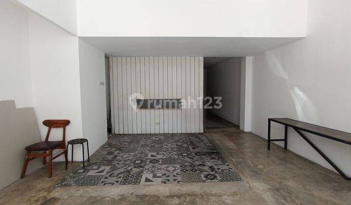 Disewakan Ruang Usaha 119 m2 SHM Riau, Bandung 2