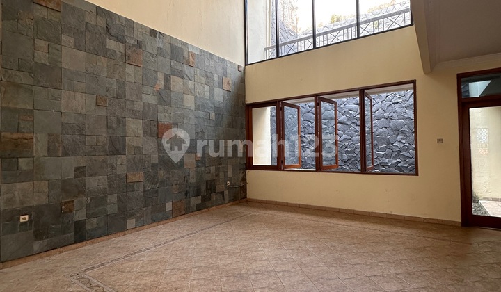 Ready-to-Live House in Hang Lekir, South Jakarta Ready-to-Live House in Hang Lekir, South Jakarta