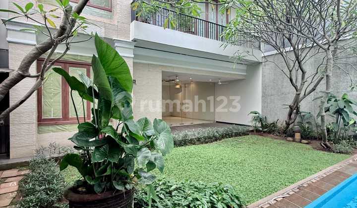 Rumah Mewah di Cipete Gaharu Dekat MRT Cipete, Jakarta Selatan Rumah Mewah di Cipete Gaharu Dekat MRT Cipete, Jakarta Selatan