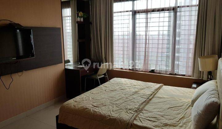 Jual Apartemen Hampton Park 3 Kamar Tidur Bagus Furnished 1