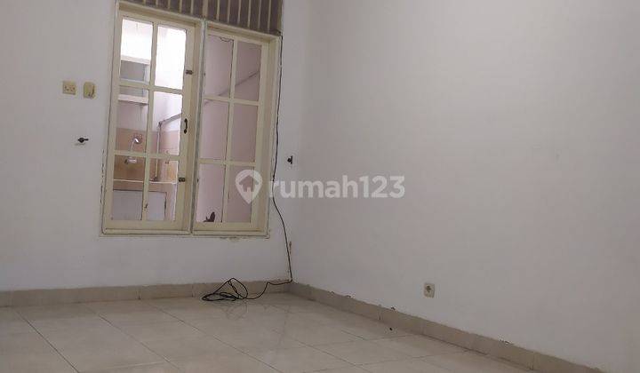 Sewa Rumah 2 Lantai Bagus SHM di Jl. Alam Segar, Jakarta Selatan Pondok Indah 2