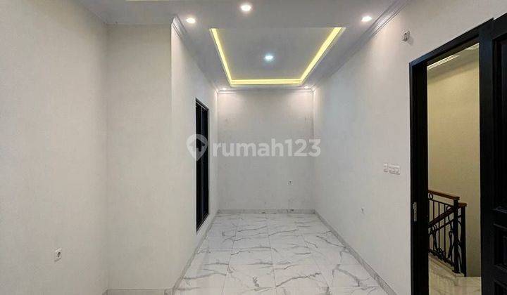 Jual Rumah Modern Classis Jagakarsa Jakarta Selatan 2