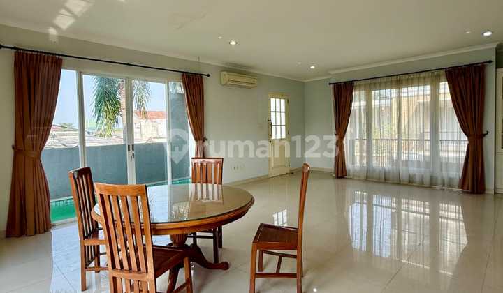 Rumah Pejaten, Jakarta Selatan ada Kolam Renang 2