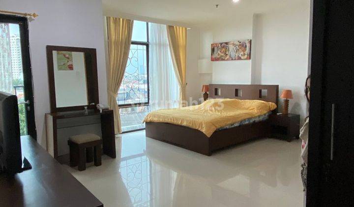 Sewa Apartement Hampton Park 3 BR Furnished Bagus 1