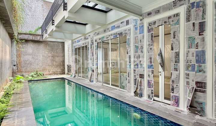 Rumah 3 Lantai di Kebayoran Baru Dekat Sudirman, Jakarta Selatan