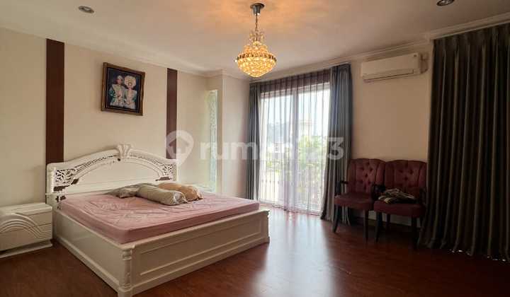 Rumah Pondok Indah, Jakarta Selatan SHM Furnished