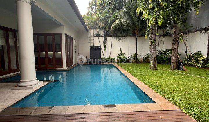 Sewa Rumah di Kemang Jakarta Selatan Ada Kolam Renang 1