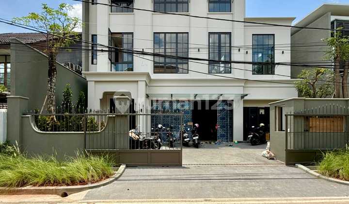 New House in Kebayoran Baru, South Jakarta, Swimming Pool