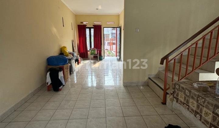 Rumah Cinere, Depok 3 Kamar Tidur Dekat Living Plaza