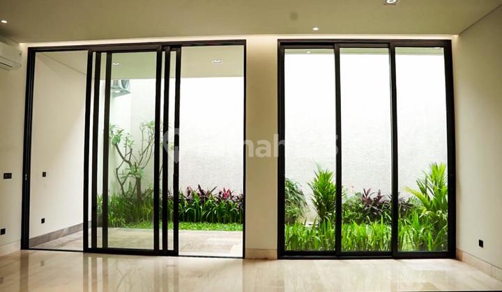 Rumah Baru di Kemang Jakarta Selatan 5 Kamar Tidur