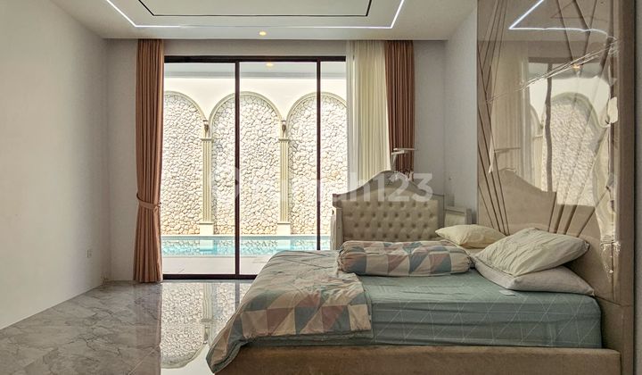 Rumah Veteran, Jakarta Selatan ada Kolam Renang