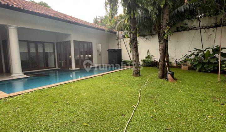 Sewa Rumah di Kemang Jakarta Selatan Ada Kolam Renang 2