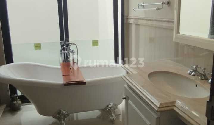 Rumah di Kemang, Jakarta Selatan, Furnished, Private Pool 2