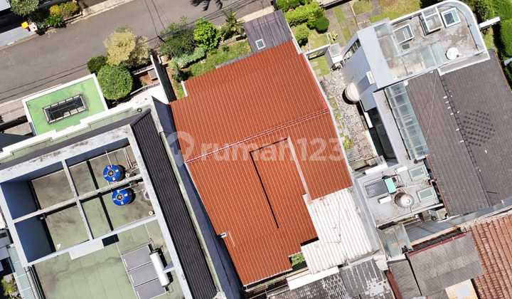 Minimalist House in Pondok Indah, South Jakarta