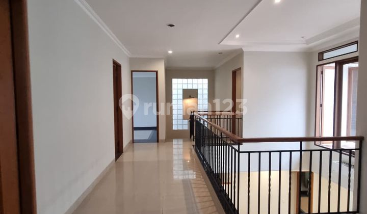 Rumah Pondok Indah, Jakarta Selatan SHM 4+1 Kamar Tidur 2