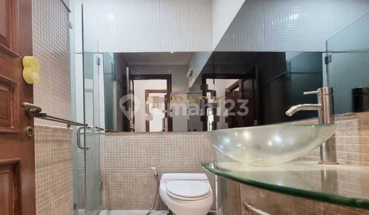 Pondok Indah House, South Jakarta has a Swimming Pool 2