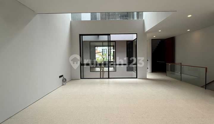 Rumah Baru di Kemang, Jakarta Selatan ada Kolam Renang 2