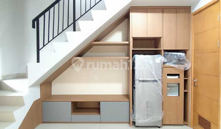 Rumah di Botany Hills Fatmawati, Jakarta Selatan Furnished Rumah di Botany Hills Fatmawati, Jakarta Selatan Furnished