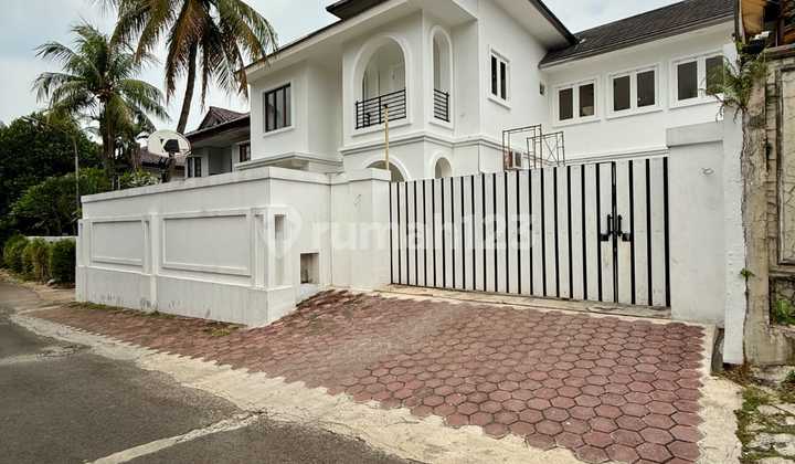 Jual Rumah Baru Renovasi, Siap Huni di Kemang, Jakarta Selatan Jual Rumah Baru Renovasi, Siap Huni di Kemang, Jakarta Selatan