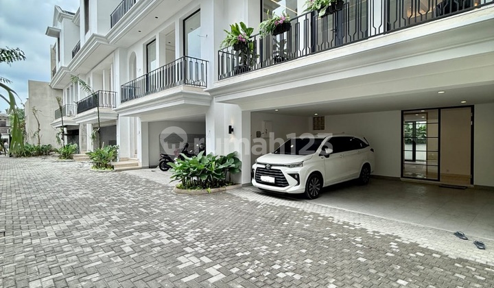 New House Within a Town House in Kebayoran Baru, South Jakarta 2