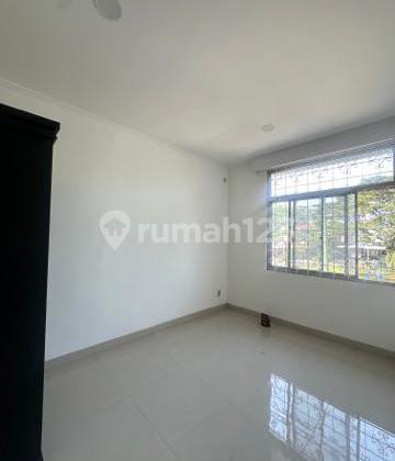 Murah! Rumah Full Renovasi di Meadow Green Lippo Cikarang Cuma 1.2M! 2