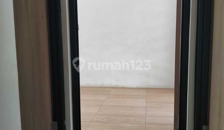 Super Affordable Price! 2-Story Waterfront House for Rent in Lippo Cikarang, Ready to Move In 2