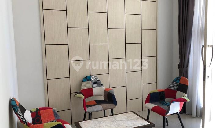 Disewakan Rumah Mewah Siap Huni di Emerald Mansion, Lippo Cikarang! 2