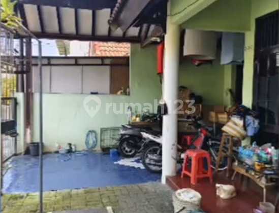 Second-Hand House in a Green Environment Near Pakuwon City, East Surabaya 2