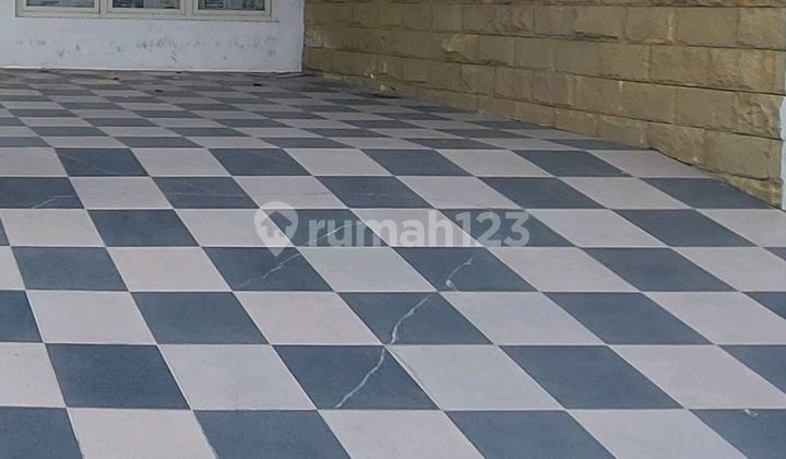 Rumah 2 Lantai Pakuwon City Surabaya Timur 2