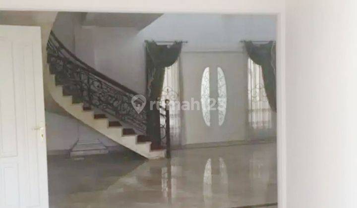 Dijual Rumah Dharmahusada Semi Furnish 2 Lantai Surabaya Timur 2