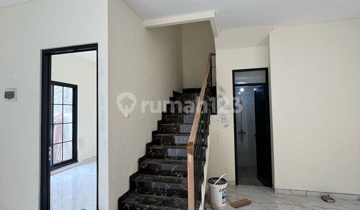 House Ready to Live in Mulyosari Near Pakuwon City East Surabaya 2