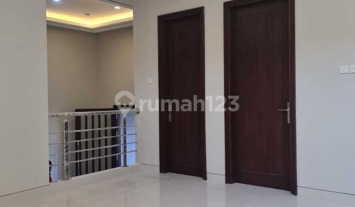 Rumah Siap Huni Minimalis Modern 3 Lantai Bagus Surabaya Timur Rumah Siap Huni Minimalis Modern 3 Lantai Bagus Surabaya Timur