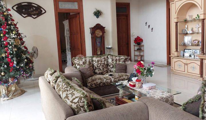 Rumah Klasik Mewah 3 Lantai Margorejo Surabaya Selatan 1