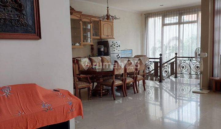 Rumah Klasik Mewah 3 Lantai Margorejo Surabaya Selatan 2
