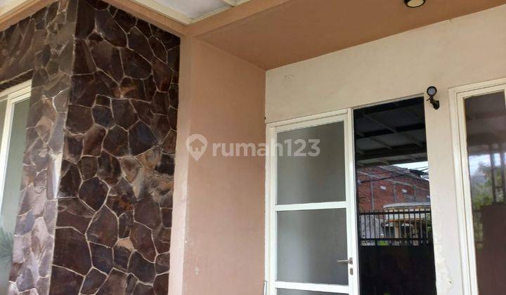 Dijual Rumah 1.5 Lantai Kondisi Terawat Griya Kebraon Utama 2