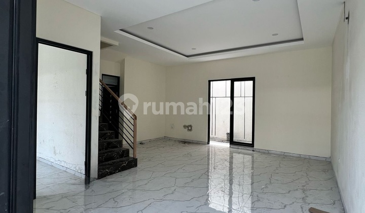 House Ready to Live in Mulyosari Near Pakuwon City East Surabaya