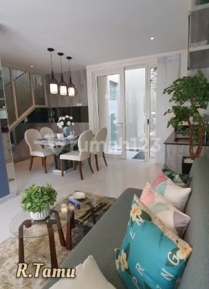 Rumah 2 Lantai Full Furnish Pakuwon City Surabaya Timur