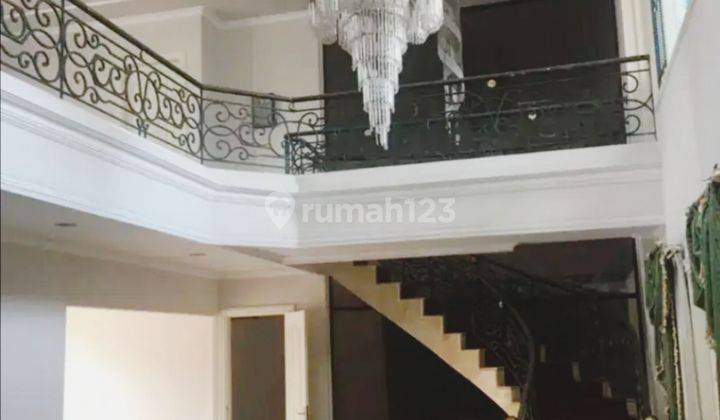 Dijual Rumah Dharmahusada Semi Furnish 2 Lantai Surabaya Timur 1