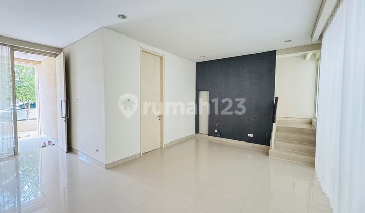 Sewa Rumah Siap Huni Semi Furnish Pakuwon City Surabaya Timur Sewa Rumah Siap Huni Semi Furnish Pakuwon City Surabaya Timur