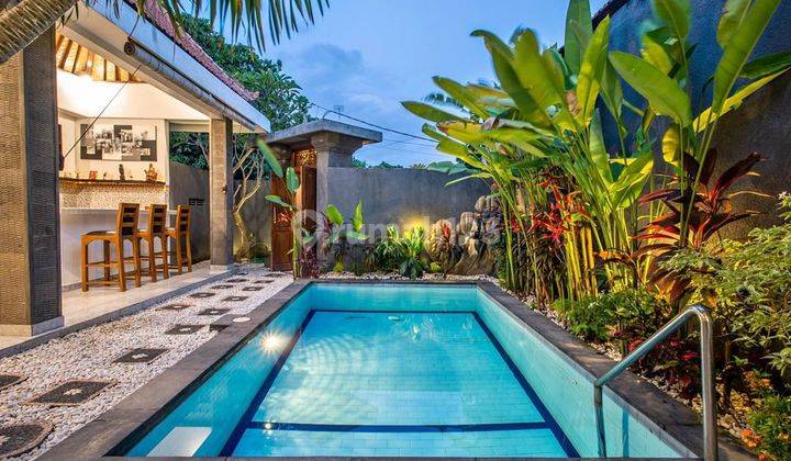 Disewakan Sebuah Villa Modern Full Furnished di Seminyak, Badung Bali 1