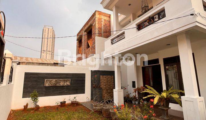 RUMAH BERADA DI HOOK DAN LUAS DI DEKAT VILLA REGENCY BINTARO 1