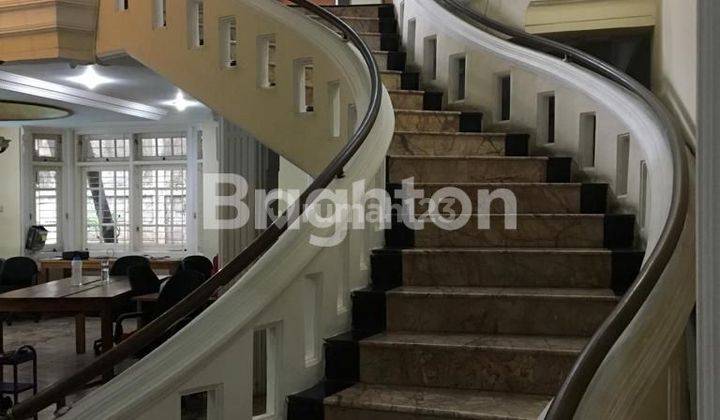 RUMAH SIAP HUNI  KEBAYORAN BARU JAKARTA SELATAN 2