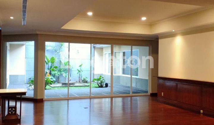 RUMAH SIAP HUNI KEBAYORAN BARU JAKARTA SELATAN 1