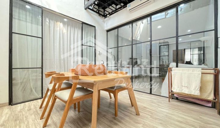 Rumah di Puri Anjasmoro , Semarang ( De 8189 ) 2