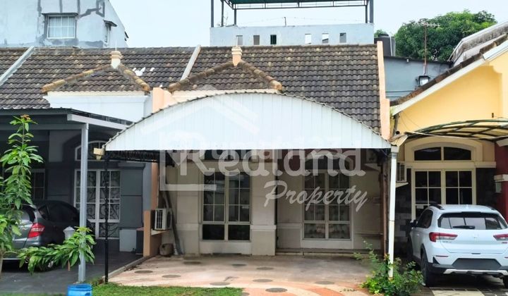 House in Taman Adenia Graha Padma, Semarang (De 8342)