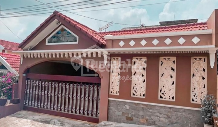 House in Srondol Asri Housing, Banyumanik, Semarang (De 7786) 1